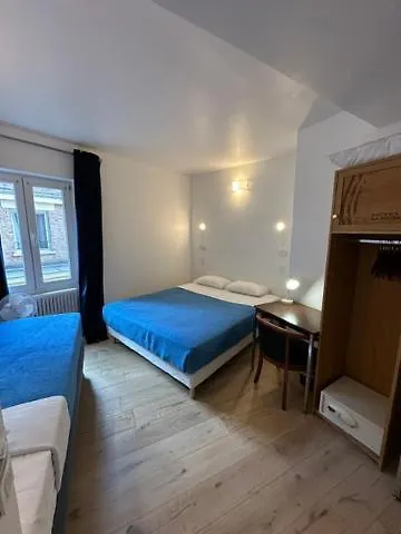 Hotel La Louisiane 2*