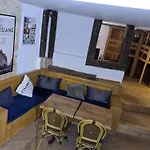 Hotel La Louisiane 2*