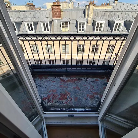La Louisiane Otel *