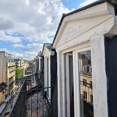 La Louisiane Otel *