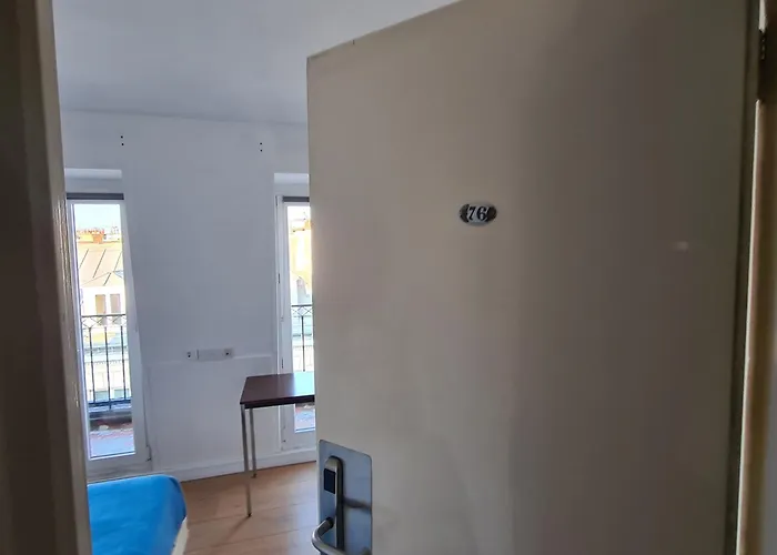 La Louisiane Hotel 2*